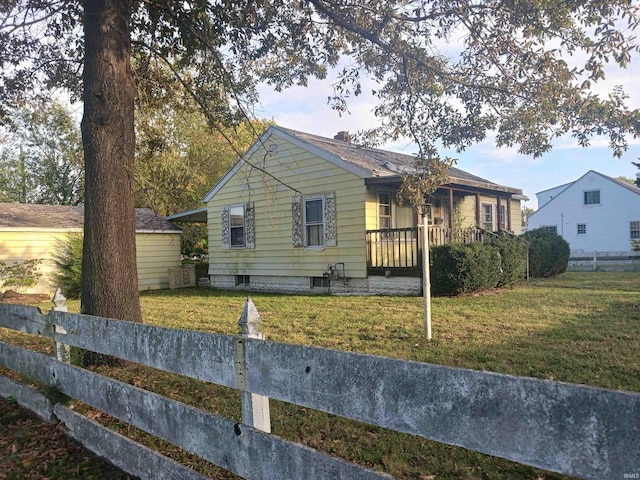 view of front of house featuring a front yard