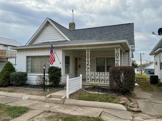 bungalow-style house featuring covered porch