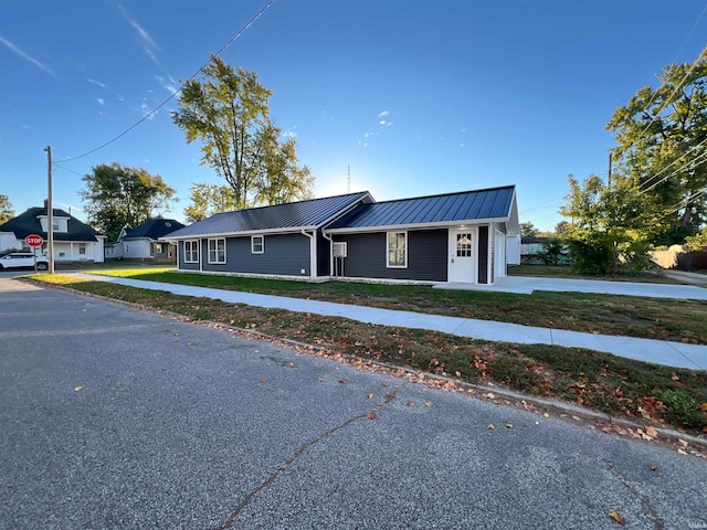 view of front of property