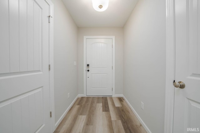 303 Renee Way, Albion, IN 46701 - entryway featuring light wood-style floors and baseboards