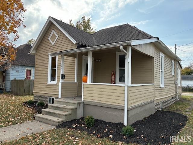 bungalow featuring a porch