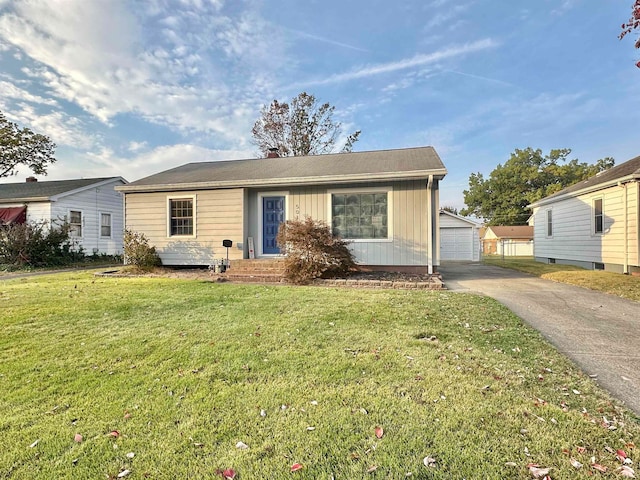 view of front of property with a front yard