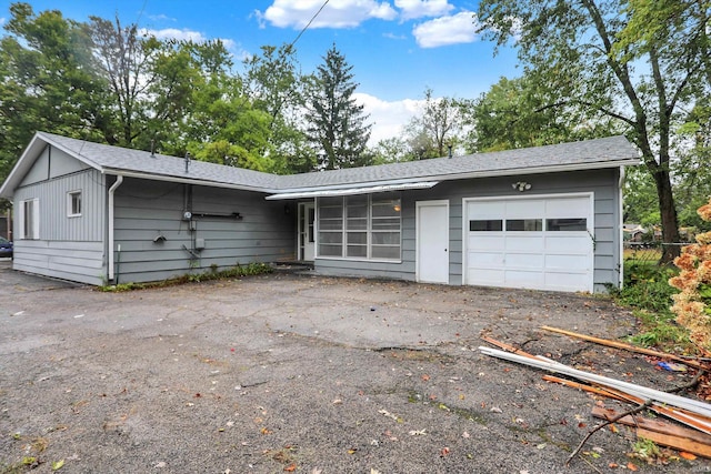 view of front facade with a garage