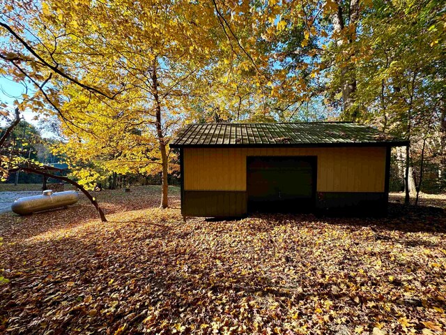 view of outdoor structure featuring a garage