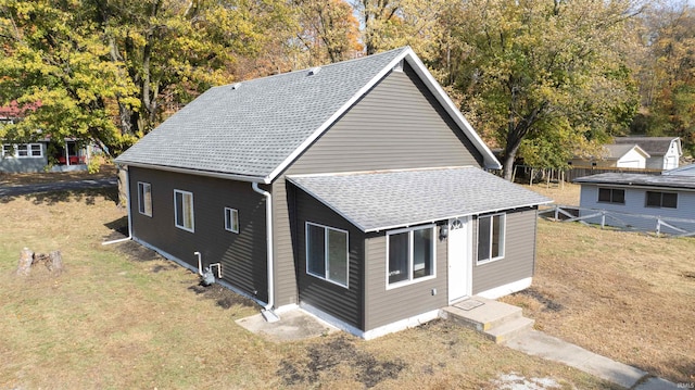 view of front of house featuring a front yard