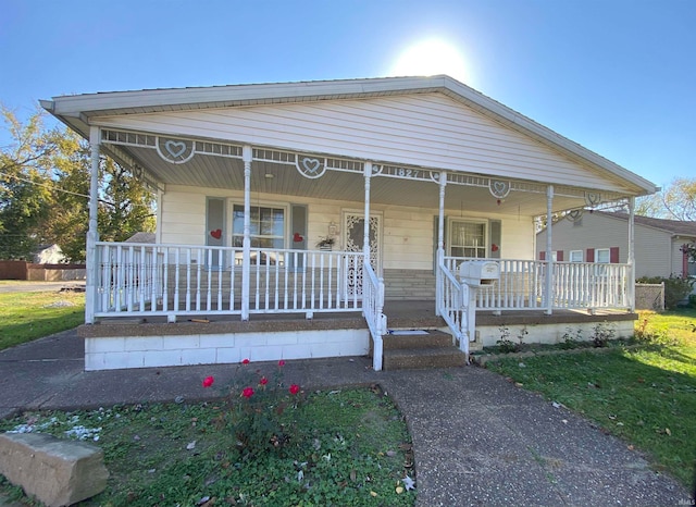 view of front of house featuring covered porch