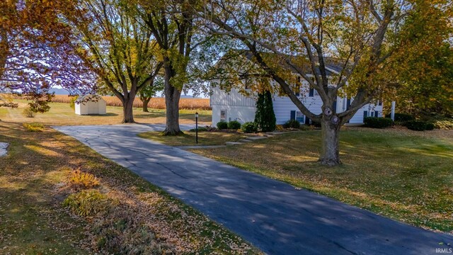 view of front of house featuring a front yard