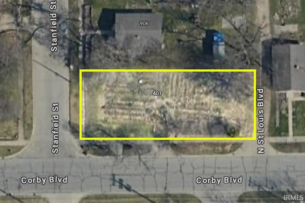 902 Stanfield St, South Bend, IN 46617