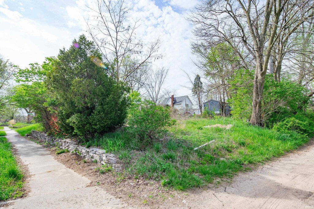 902 Stanfield St, South Bend, IN 46617
