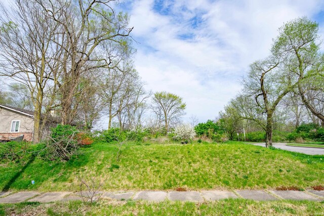 902 Stanfield St, South Bend, IN 46617