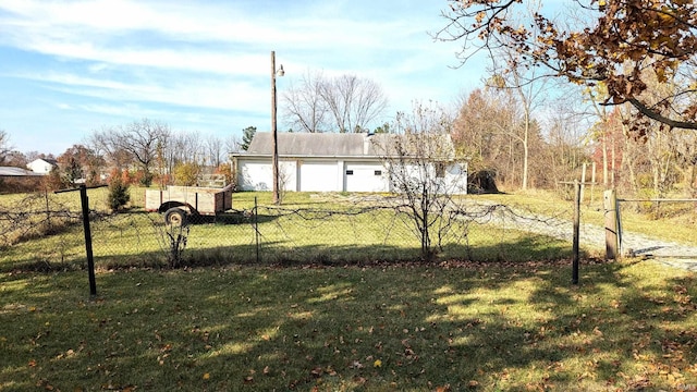 1911 Kroemer Rd, Fort Wayne, IN 46808 - view of yard featuring fence