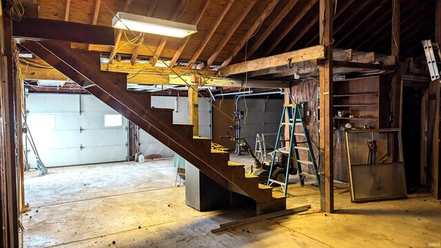 1911 Kroemer Rd, Fort Wayne, IN 46808 - below grade area featuring stairway