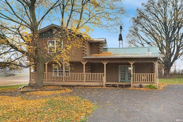 view of front of property featuring a porch