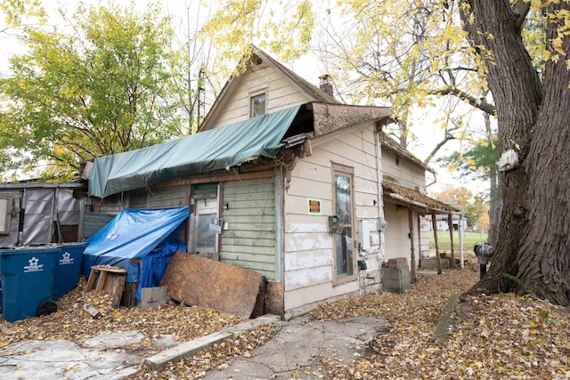 view of side of home