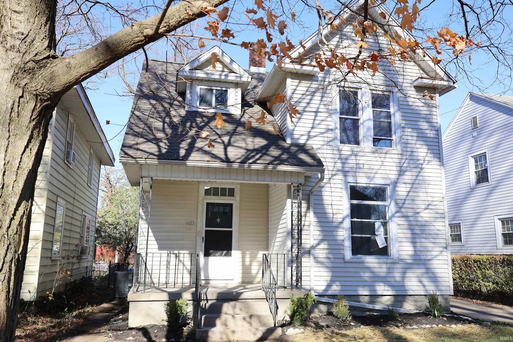 view of front facade featuring a porch