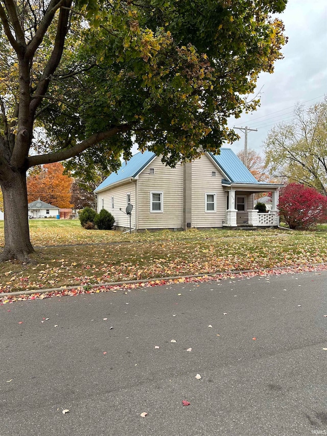 view of front of property with a porch