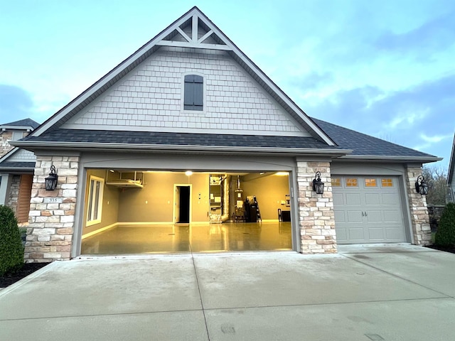 view of front facade featuring a garage