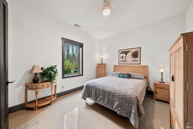 bedroom with ceiling fan