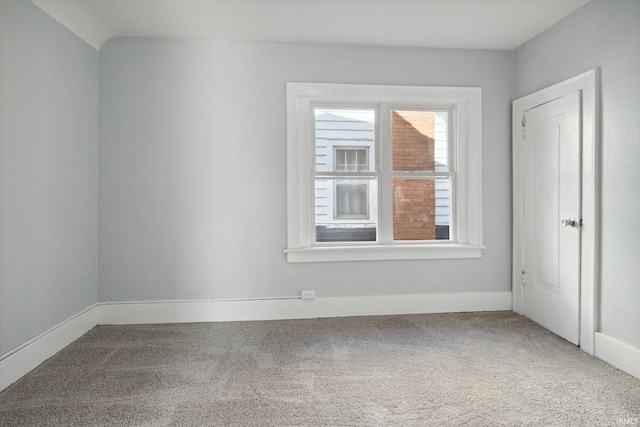 spare room with carpet flooring