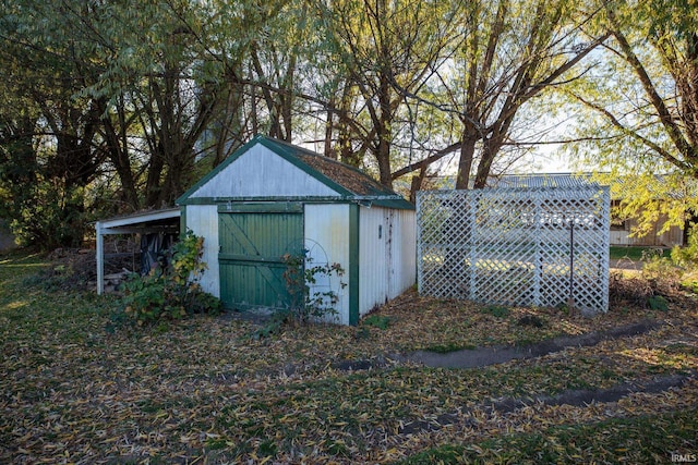 view of outbuilding