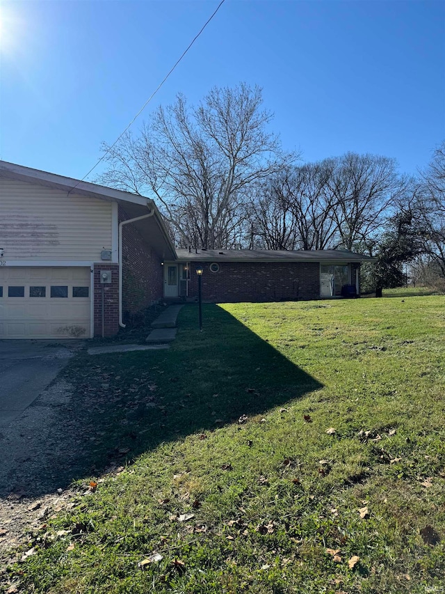 view of yard with a garage