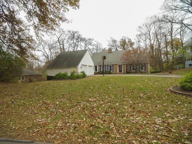 view of front facade with a front yard