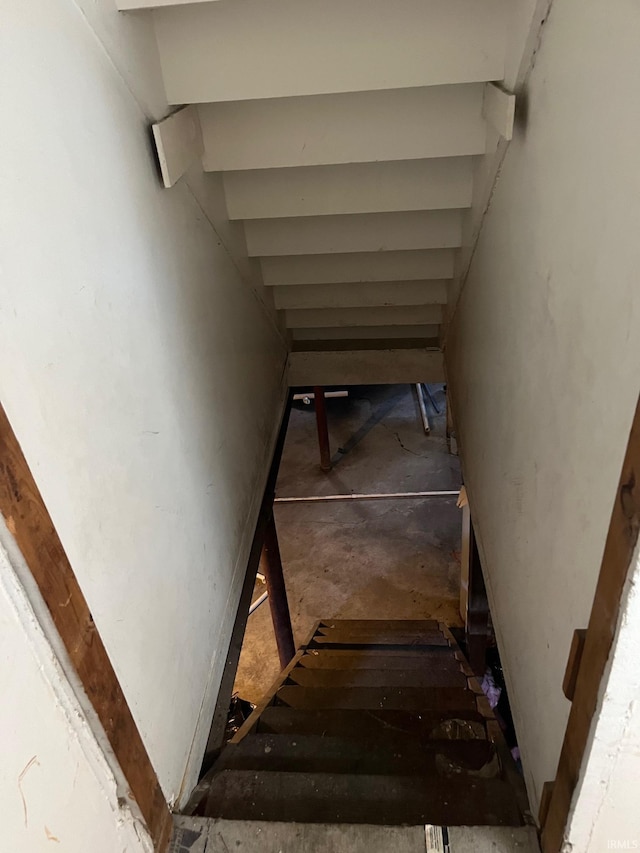 1614 N Johnson St, South Bend, IN 46628 - view of staircase