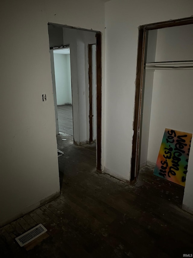 1614 N Johnson St, South Bend, IN 46628 - view of corridor