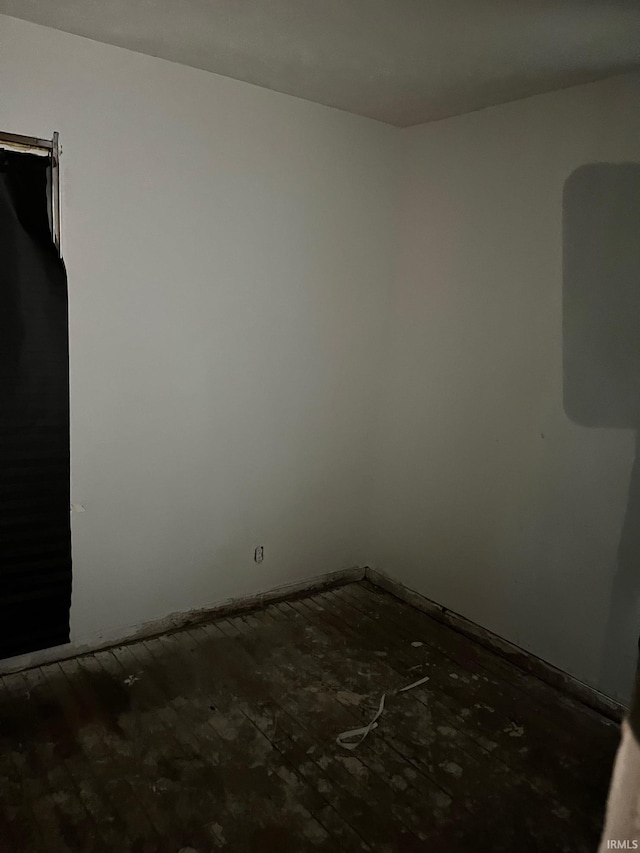 1614 N Johnson St, South Bend, IN 46628 - unfurnished room featuring baseboards