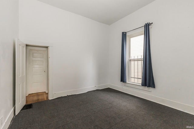 view of carpeted spare room