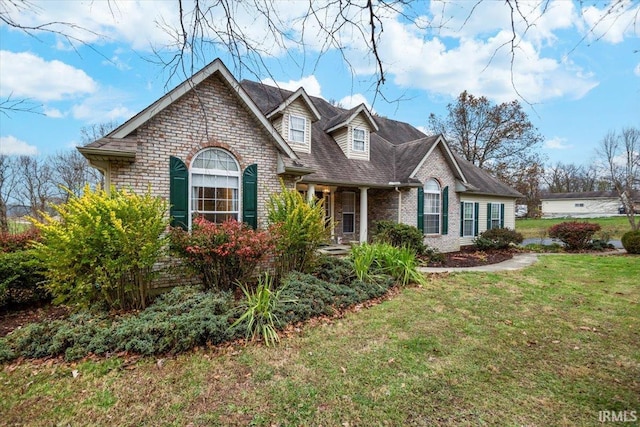 view of front of house featuring a front yard