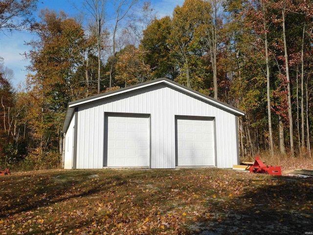 view of outdoor structure featuring a garage