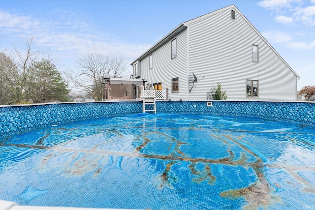 view of swimming pool