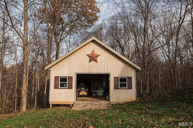 view of outbuilding