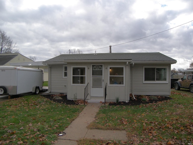 view of front of house with a front yard