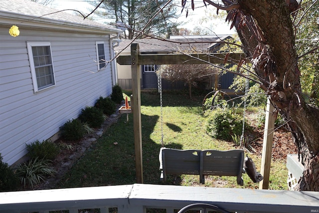 208 Sycamore St, Loogootee, IN 47553 - view of grassy yard