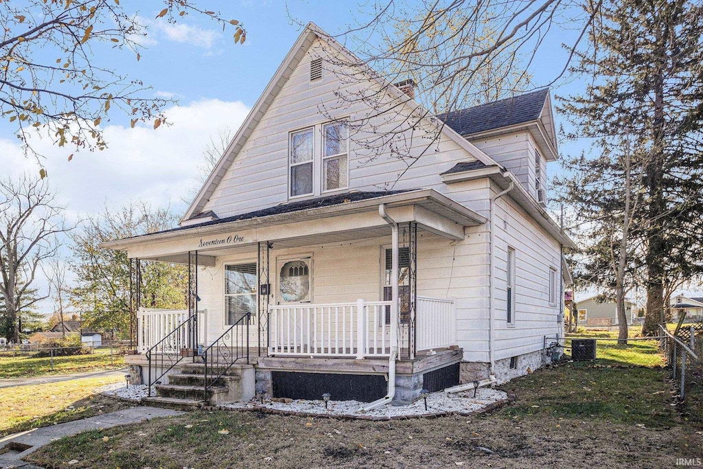 view of front of home featuring covered porch