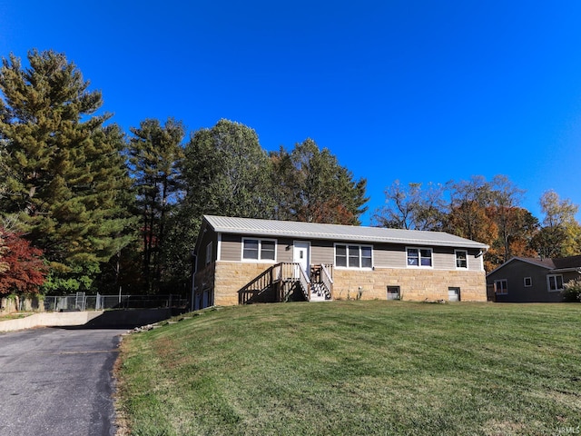 view of front of property with a front yard