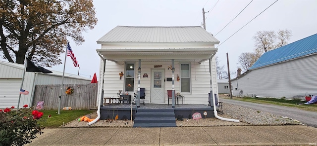 bungalow-style house with covered porch