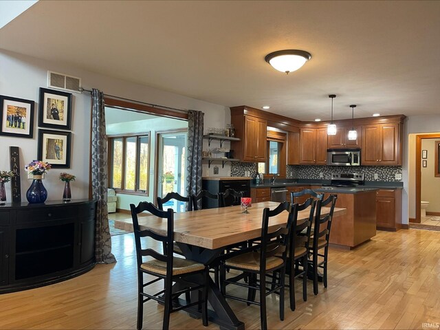 415 W 060 N, Lagrange, IN 46761 - dining room with light wood-type flooring, baseboards, and recessed lighting