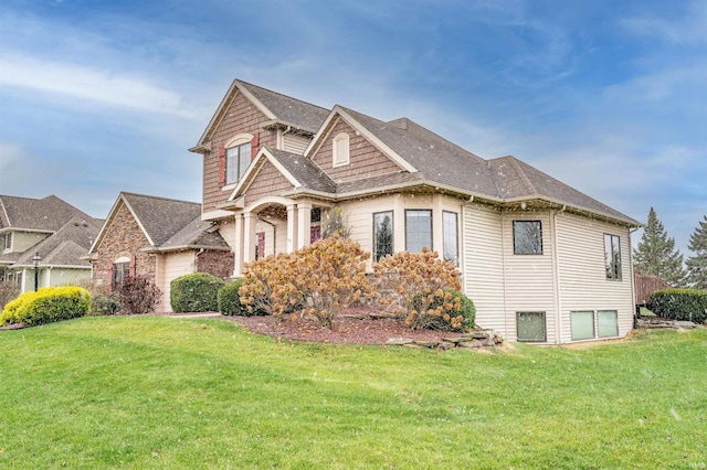 view of front of home featuring a front yard