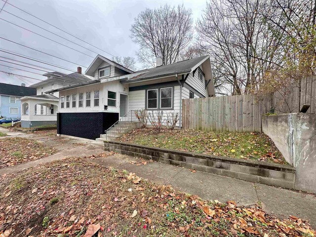 view of front of property