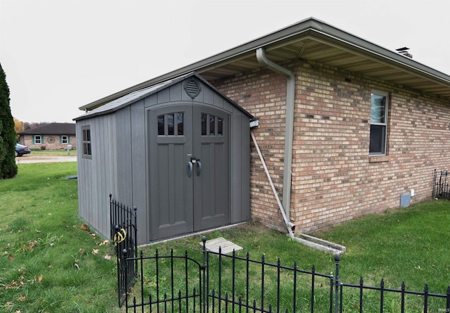 view of outdoor structure with a yard