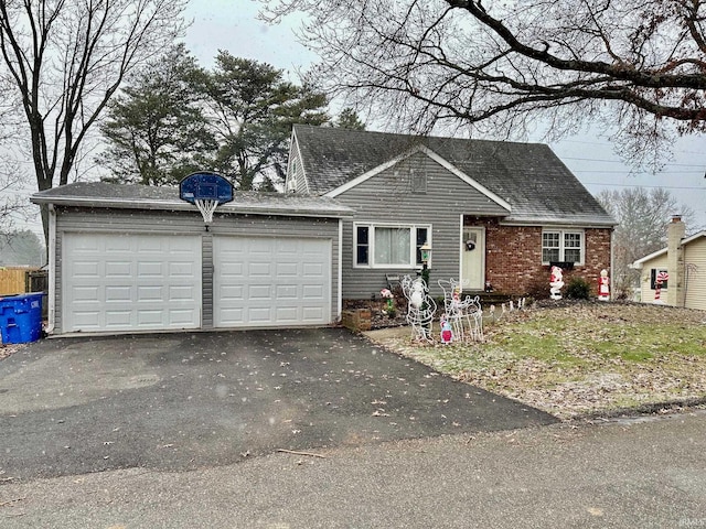 view of front facade featuring a garage