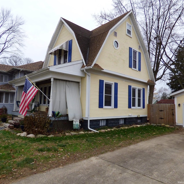 view of home's exterior