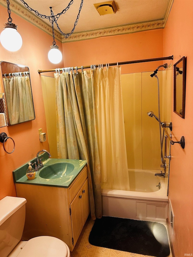 full bathroom with vanity, shower / bathtub combination with curtain, a textured ceiling, and toilet