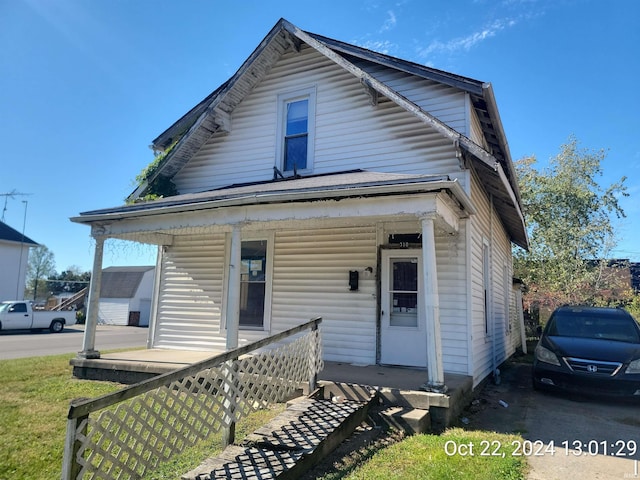 view of front of property with covered porch