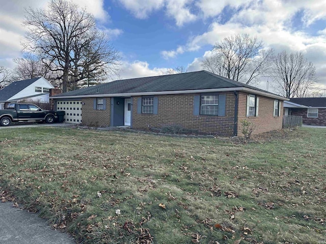 single story home featuring a front yard