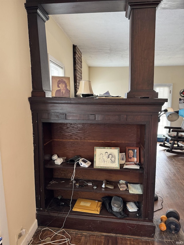 room details featuring hardwood / wood-style floors