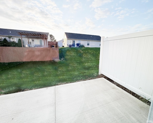 view of yard with a patio area